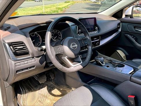 Used 2023 Nissan Rogue SV w/ SV Premium Package FWD image 13