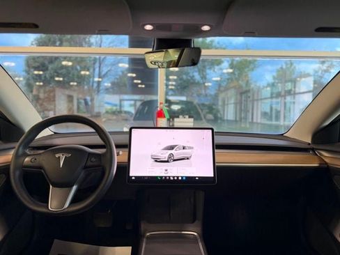 Used 2022 Tesla Model 3 Long Range AWD/4WD image 37