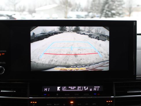 Used 2025 Toyota Sienna XLE Woodland Edition image 14