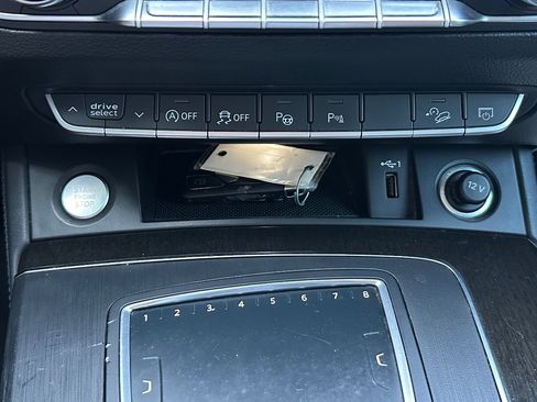 Used 2019 Audi Q5 Prestige w/ Prestige Package image 32