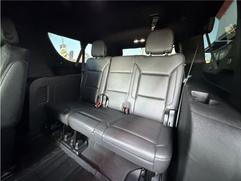 Used 2021 Chevrolet Suburban LT RWD image 24