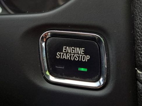 Used 2020 GMC Acadia SLE w/ Driver Convenience Package FWD image 24