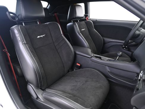 Used 2015 Dodge Challenger SRT Hellcat image 20