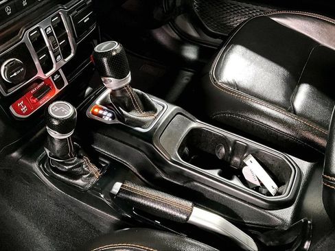 Used 2021 Jeep Gladiator Mojave image 17