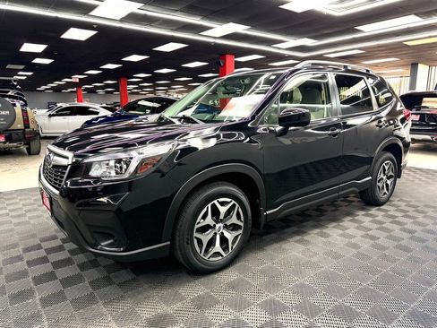 Used 2020 Subaru Forester Premium AWD/4WD image 8