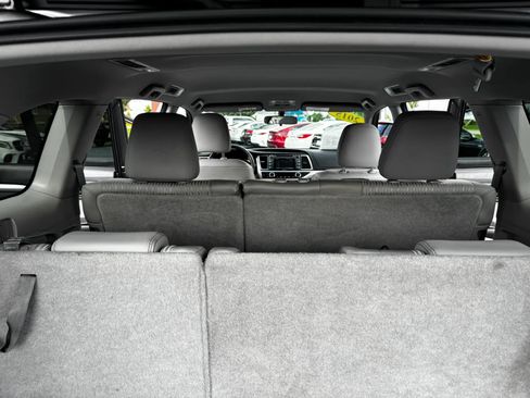 Used 2015 Toyota Highlander Plus AWD/4WD image 27