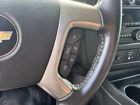 Used 2017 Chevrolet Express 3500 Extended image 34
