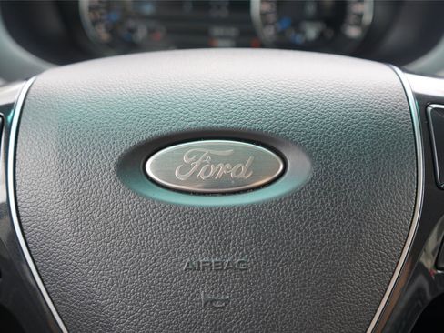 Used 2016 Ford Explorer Platinum AWD/4WD image 16