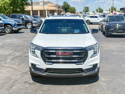 Used 2022 GMC Terrain AT4 w/ Infotainment Package II AWD/4WD image 5