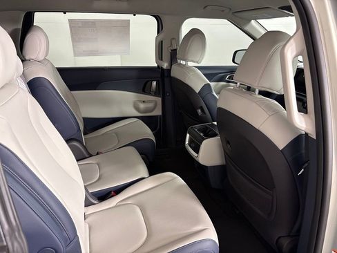 New 2026 Kia Carnival EX FWD image 47