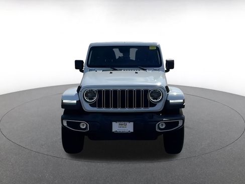 Used 2025 Jeep Wrangler Sahara image 4