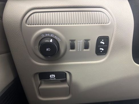 Used 2023 Jeep Wagoneer Series II w/ Convenience Group I image 20