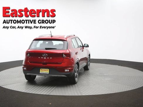 Used 2024 Hyundai Venue SEL FWD image 40