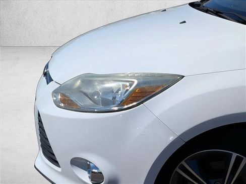 Used 2014 Ford Focus SE w/ SE Sport Package image 8