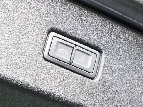 Used 2023 Audi Q5 2.0T Prestige w/ Prestige Package image 29