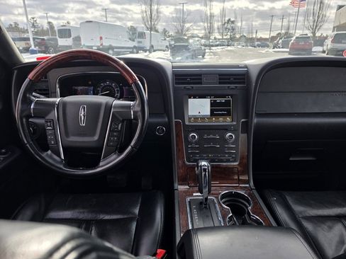 Used 2017 Lincoln Navigator L Select image 12