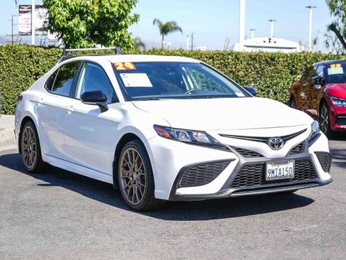 Used 2024 Toyota Camry SE w/ Convenience Package FWD image 3