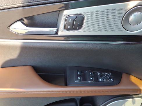 Used 2023 Lincoln Nautilus Reserve w/ Equipment Group 202A image 11