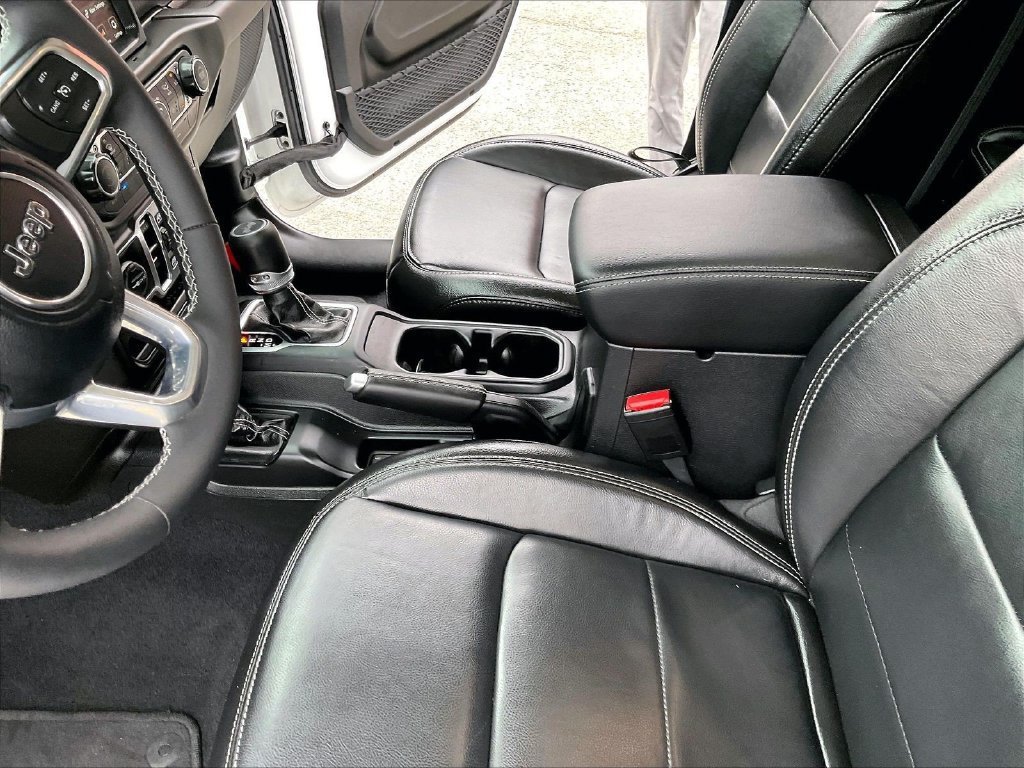 Used 2023 Jeep Wrangler Unlimited Sahara w/ Cold Weather Group AWD/4WD image 20