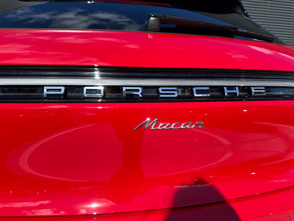 Certified 2026 Porsche Macan AWD/4WD image 14