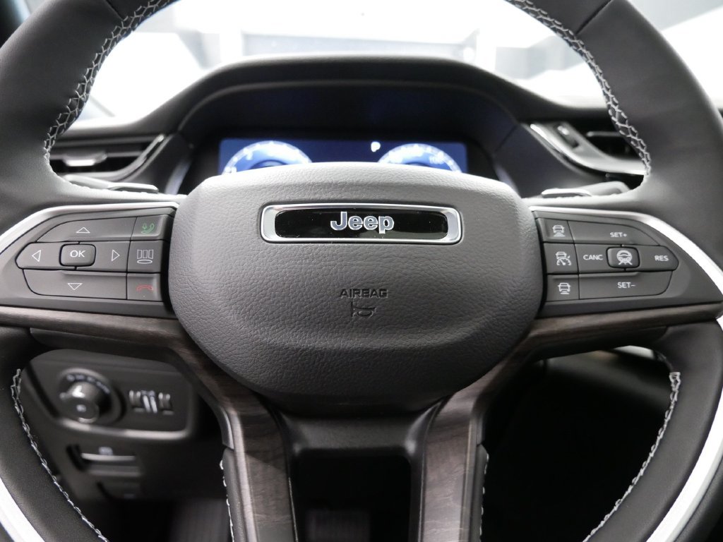 New 2027 Jeep Grand Cherokee Limited AWD/4WD image 22