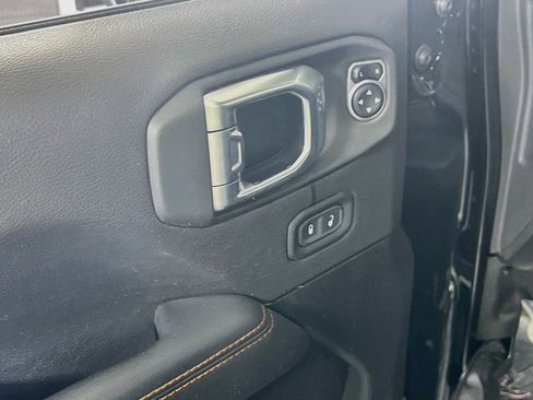 Used 2023 Jeep Gladiator Mojave w/ Cold Weather Group AWD/4WD image 18