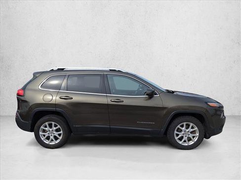 Used 2015 Jeep Cherokee Latitude w/ Comfort/Convenience Group image 4