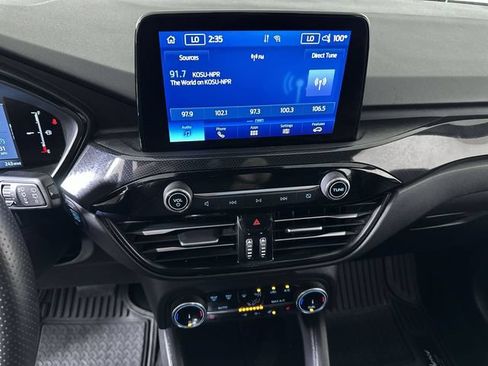 Used 2025 Ford Escape ST-Line Select AWD/4WD image 13