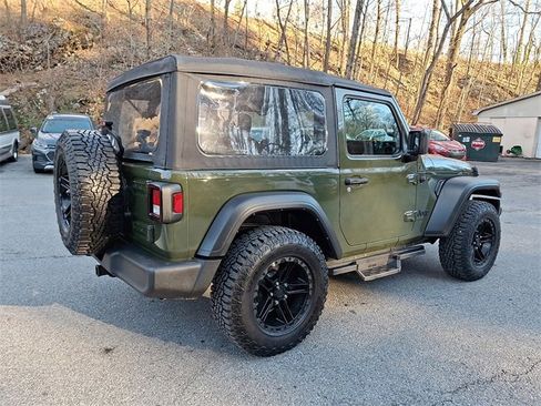 Used 2022 Jeep Wrangler Sport image 12