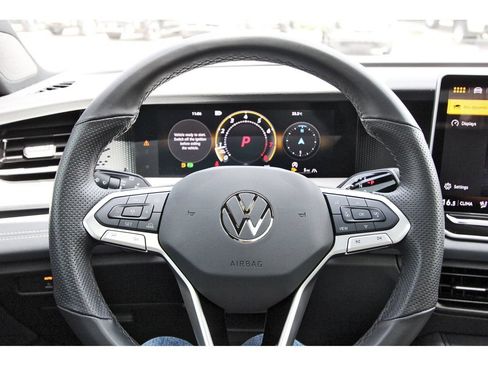 Used 2025 Volkswagen Tiguan SE R-Line AWD/4WD image 13