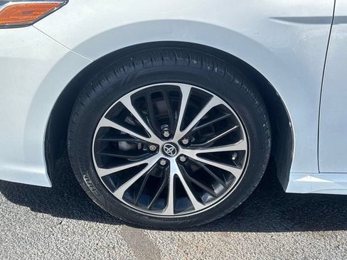 Used 2018 Toyota Camry SE w/ Moonroof Package FWD image 28