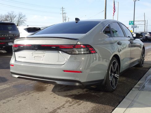 Used 2024 Honda Accord Sport image 5