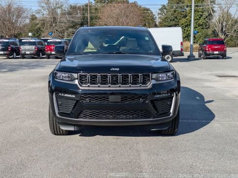 New 2026 Jeep Grand Cherokee Limited w/ Luxury Tech Group II RWD image 8