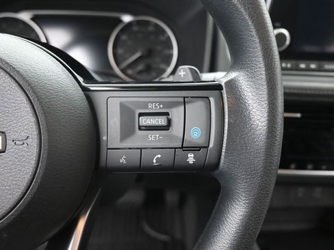 Used 2022 Nissan Rogue SV image 14