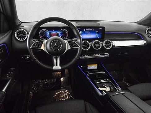 Certified 2025 Mercedes-Benz GLB 250 4MATIC image 20