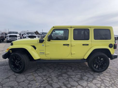 Used 2023 Jeep Wrangler Unlimited Sahara w/ Cold Weather Group image 10