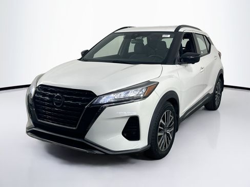 Used 2021 Nissan Kicks SR FWD image 1