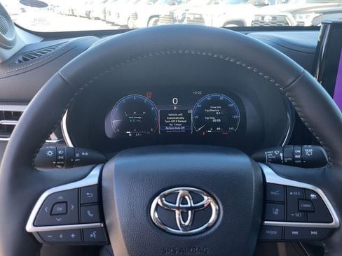 New 2026 Toyota Highlander Platinum image 22