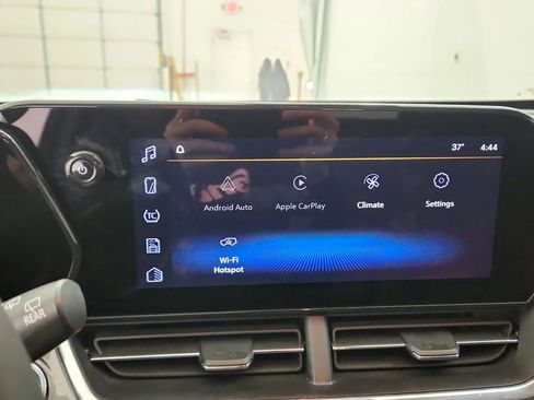 Used 2025 Chevrolet Trax ACTIV w/ Driver Confidence Package image 36