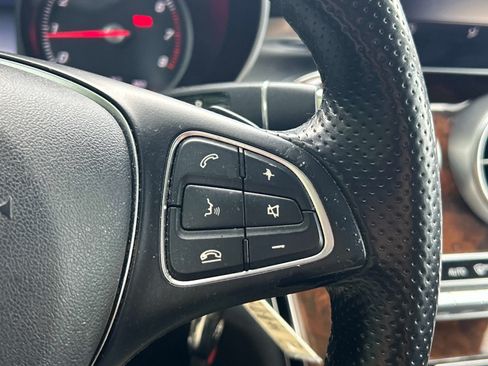 Used 2016 Mercedes-Benz GLC 300 4MATIC image 28