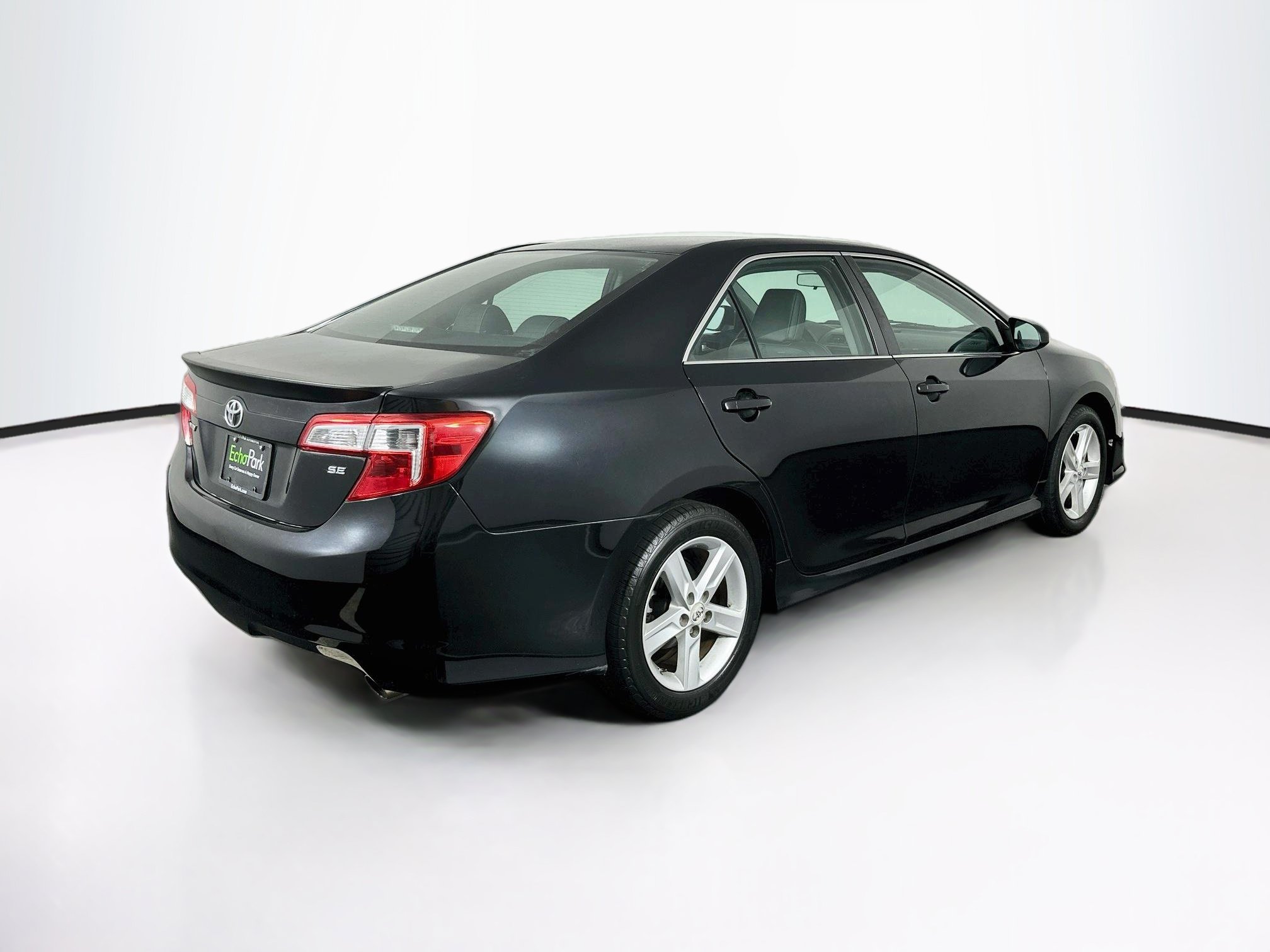 Used 2012 Toyota Camry SE FWD image 9