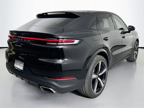 Certified 2025 Porsche Cayenne Coupe image 7