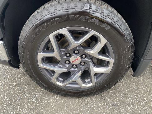 Used 2022 GMC Sierra 1500 SLT AWD/4WD image 13