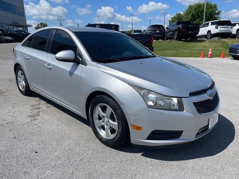 Used 2014 Chevrolet Cruze LT FWD image 2