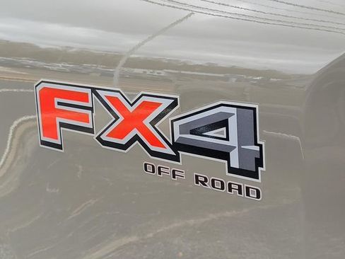 New 2026 Ford F250 Lariat w/ Chrome Package image 6