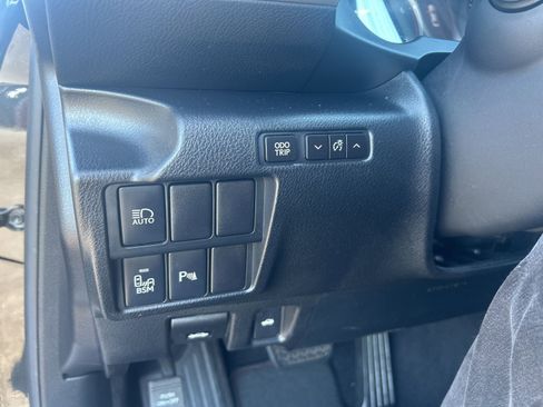 Used 2017 Lexus IS 200t w/ Premium Package image 18