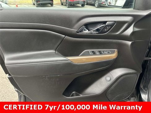 Used 2021 GMC Acadia SLE w/ Driver Convenience Package image 15