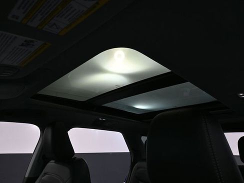 Used 2022 Ford Explorer XLT w/ Equipment Group 202A image 41