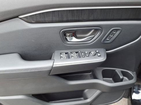 Used 2024 Honda Pilot Elite image 11