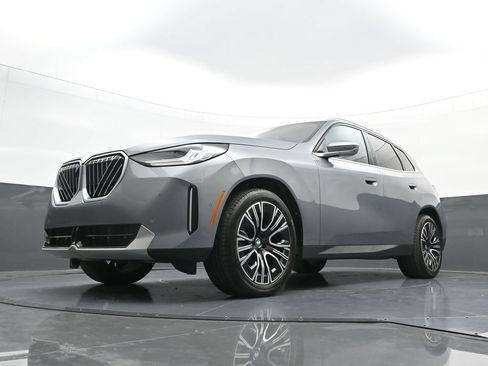 Used 2025 BMW X3 xDrive30i AWD/4WD image 23